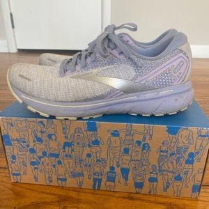 Brooks ghost 11 size 7 USED